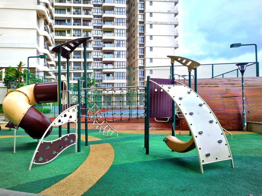 Apartment Luxurious Seaview 3br Danga Bay Royal By Gdragon Johor Bahru
