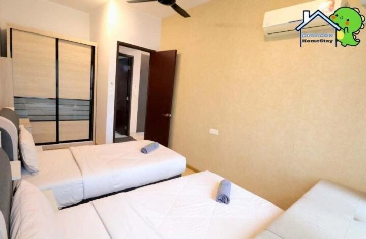 Apartment Luxurious Seaview 3br Danga Bay Royal By Gdragon
